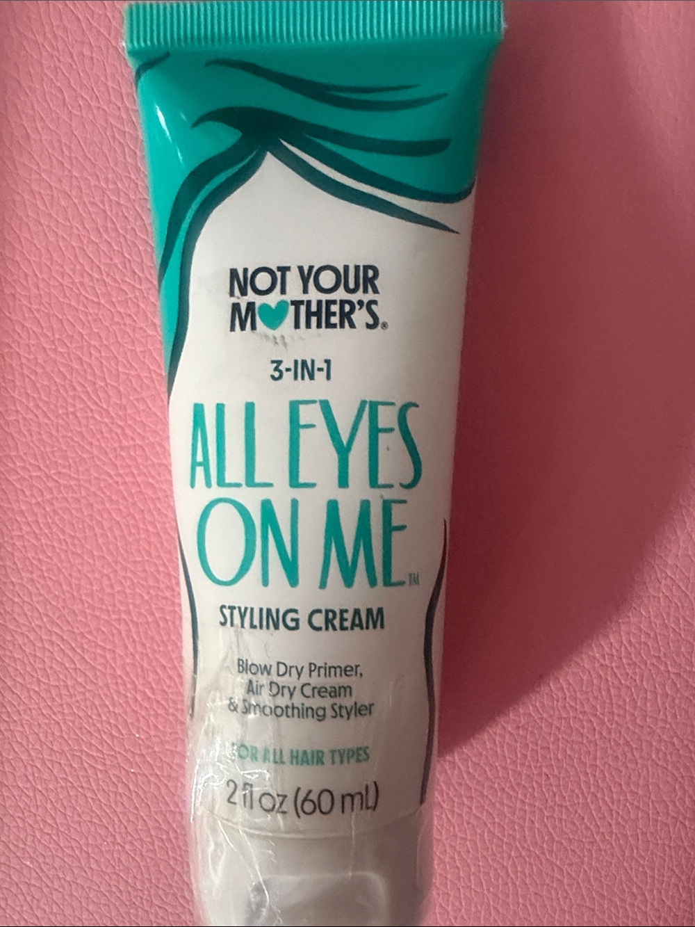 Not Your Mother’s All Eyes On Me Styling Cream – Teal/White